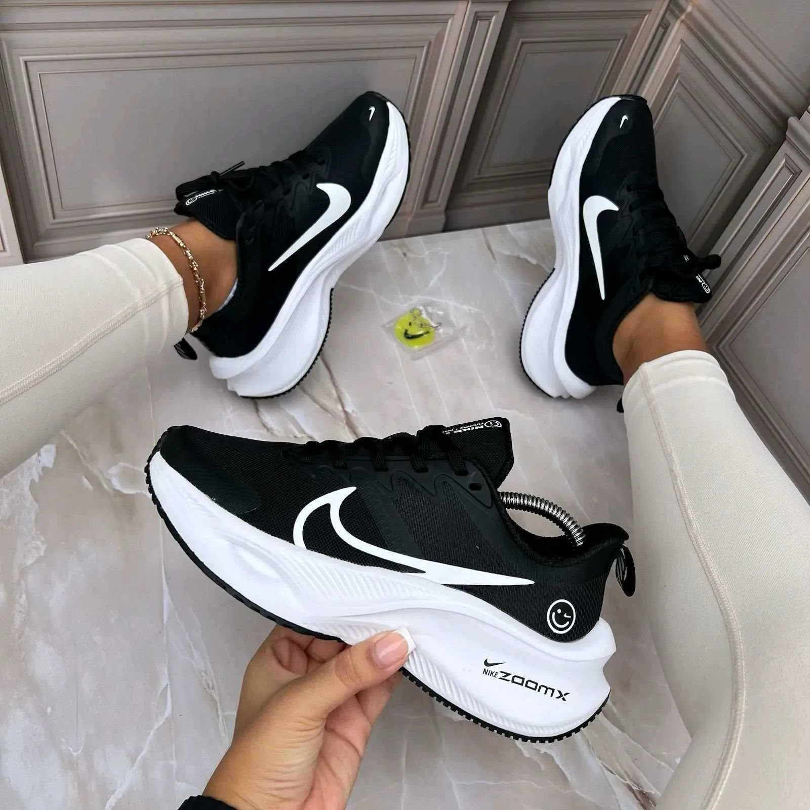 NIKE ZOOM CARITA NEGRA