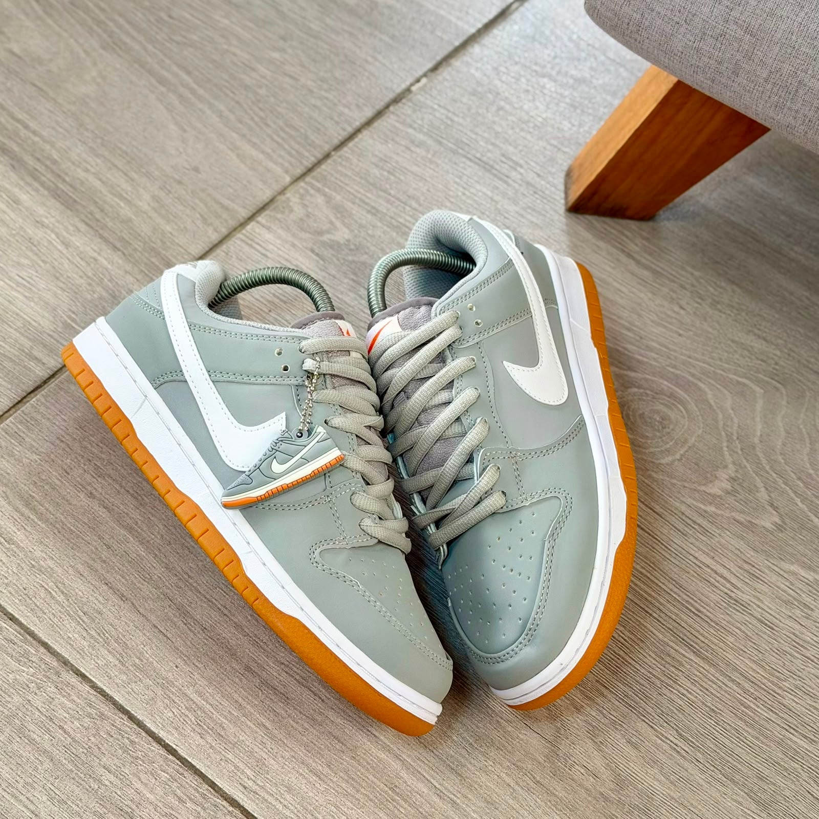 NIKE SB GRIS