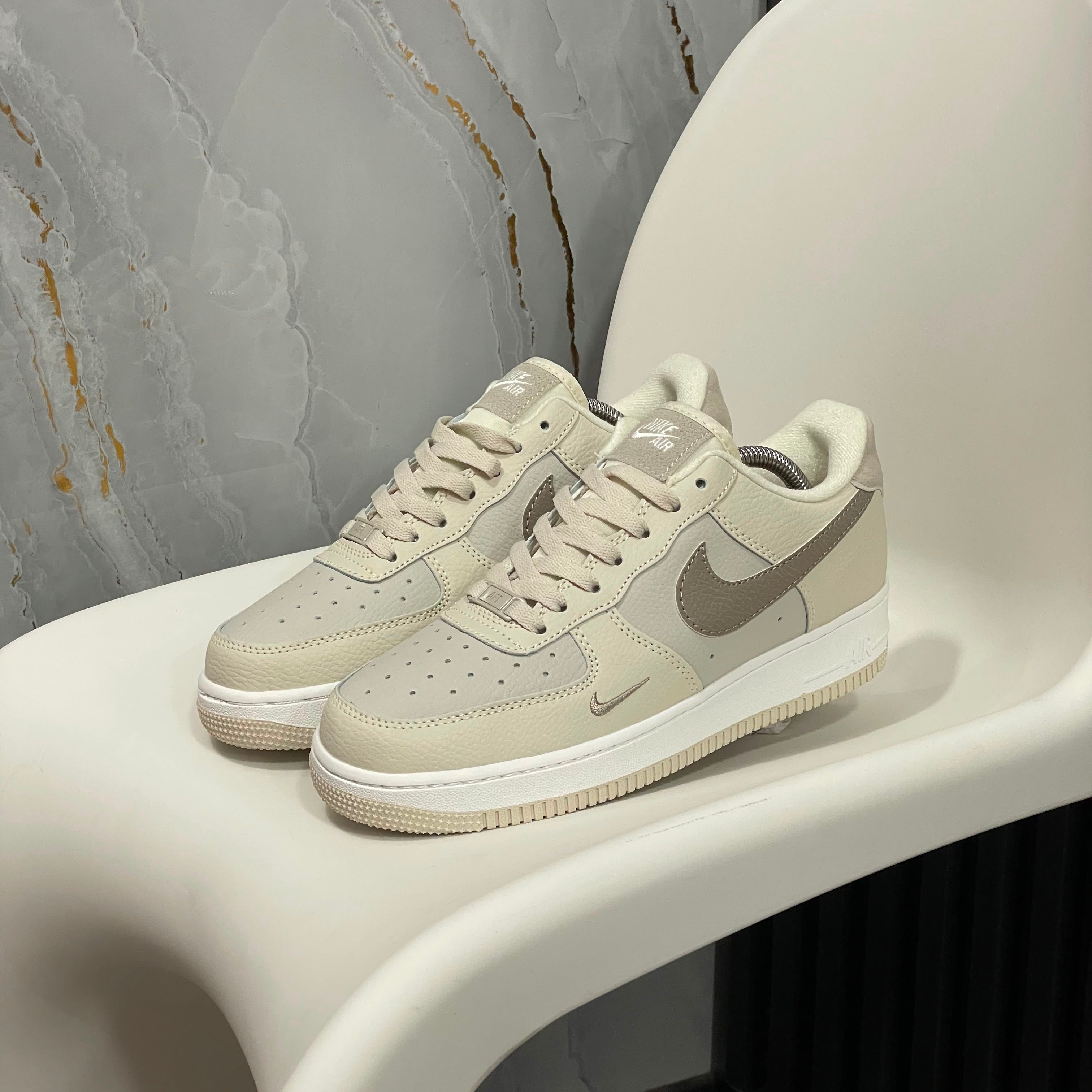 NIKE AIR FORCE ONE BEIGE