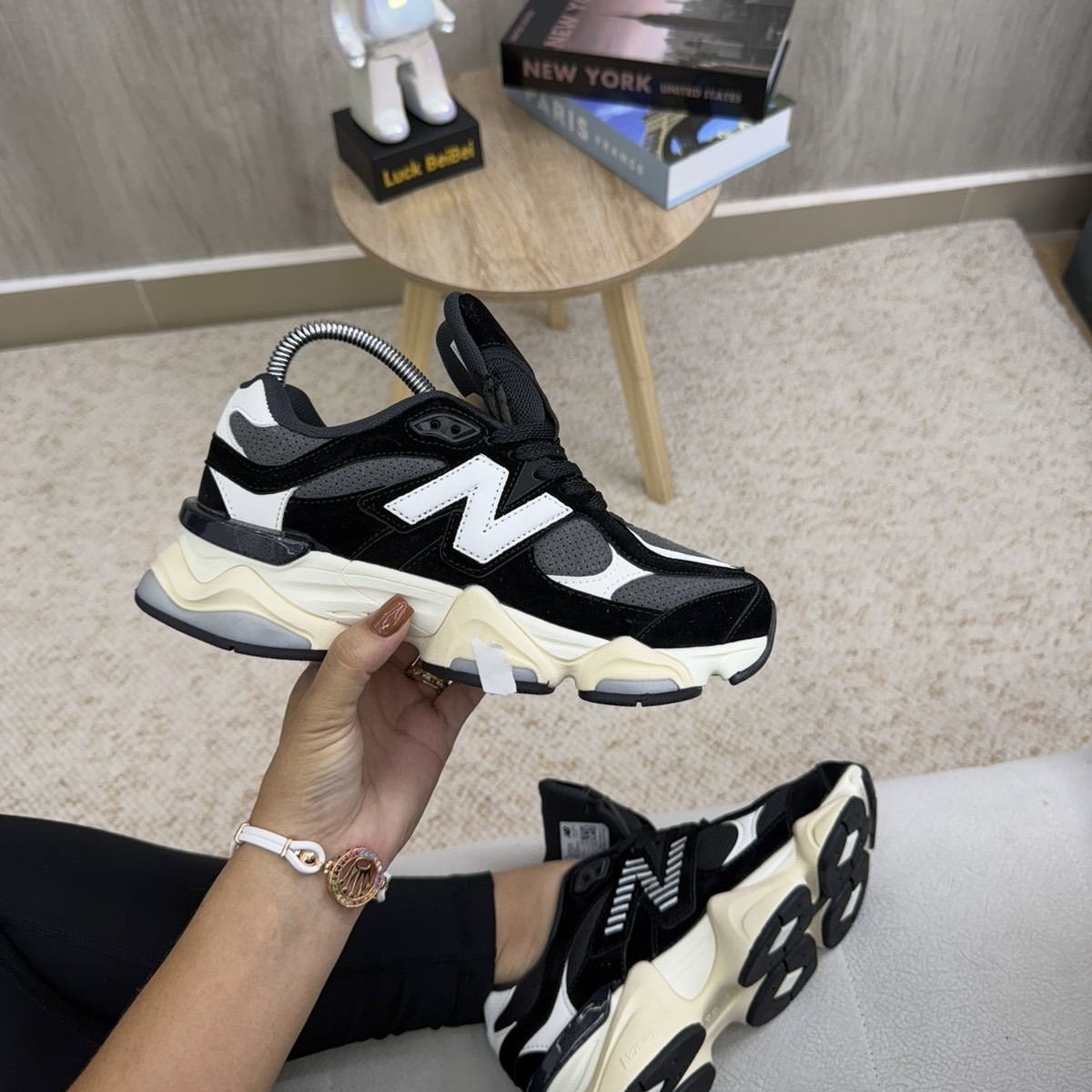 NEW BALANCE 9060 NEGRA BEIGE