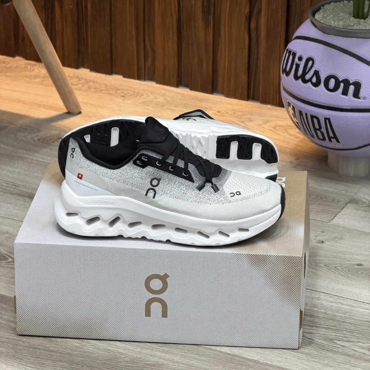 ON CLOUD NEGRA BLANCA